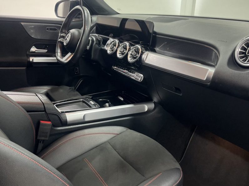 Mercedes-Benz GLB 180 d AMG Line completo