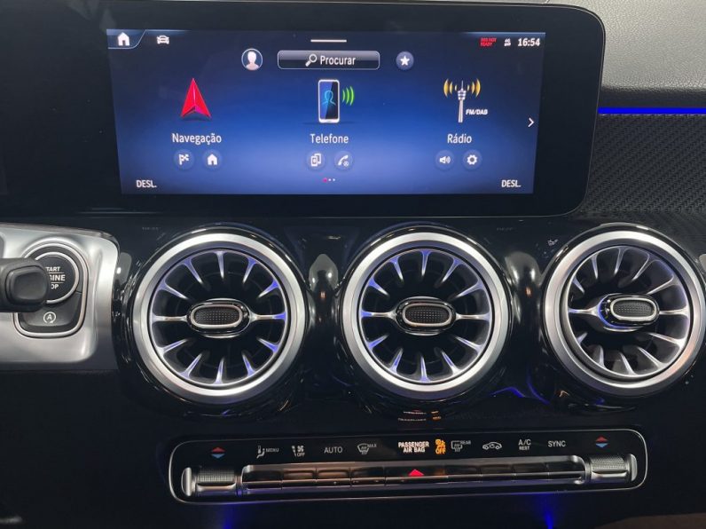 Mercedes-Benz GLB 180 d AMG Line completo