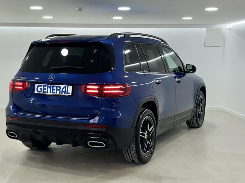 Mercedes-Benz GLB 180 d AMG Line completo