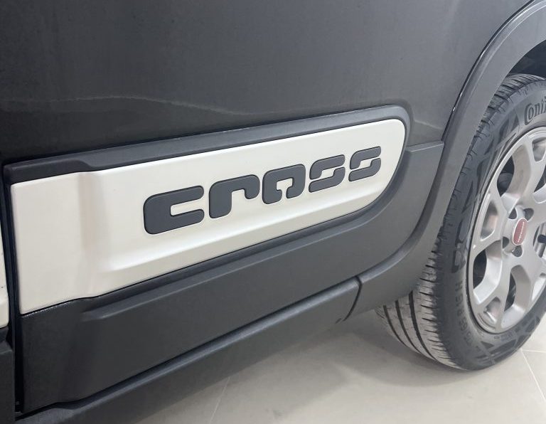 FIAT PANDA 1.0 HYBRID CITY CROSS completo