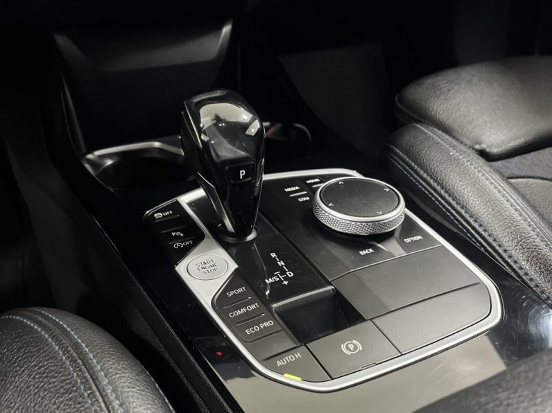 BMW 116 d Pack Desportivo M Auto completo