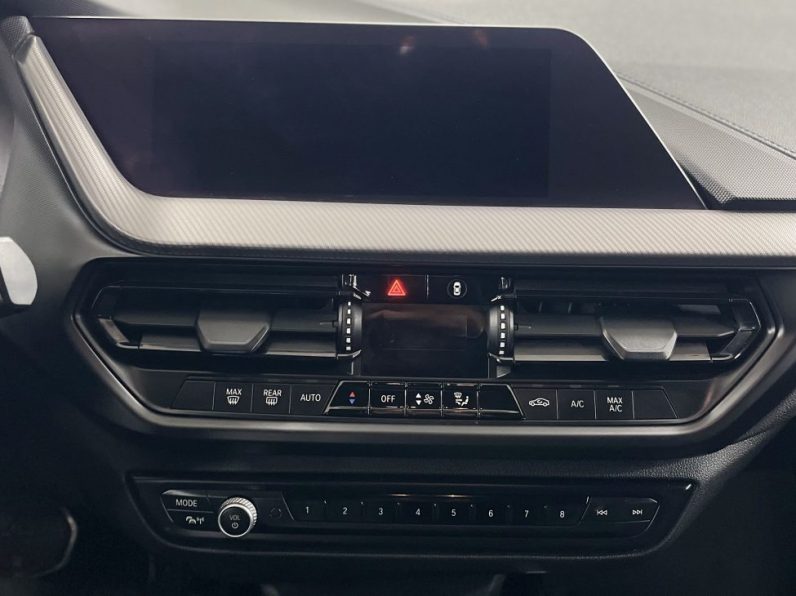 BMW 116 d Pack Desportivo M Auto completo