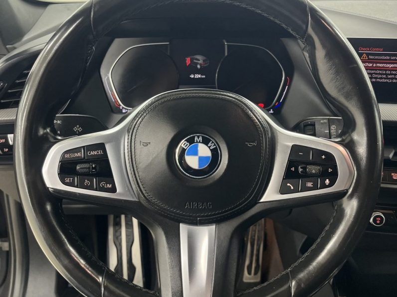 BMW 116 d Pack Desportivo M Auto completo