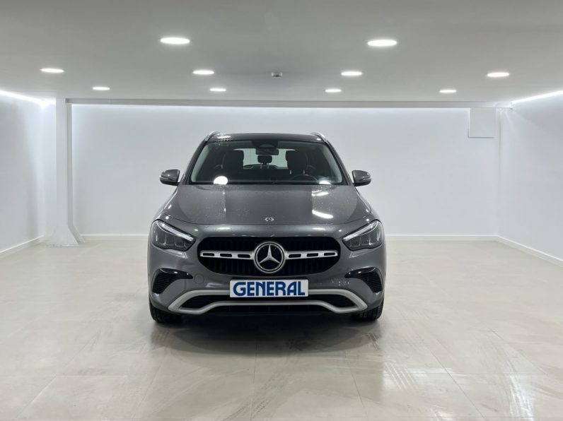 Mercedes-Benz GLA 180 d Progressive completo
