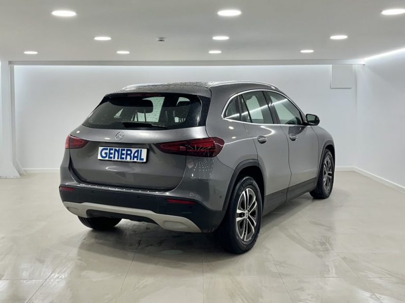 Mercedes-Benz GLA 180 d Progressive completo