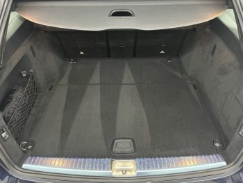 Mercedes-Benz C 300 BlueTEC Hybrid AMG Line completo