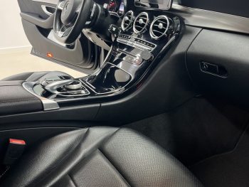 Mercedes-Benz C 300 BlueTEC Hybrid AMG Line completo