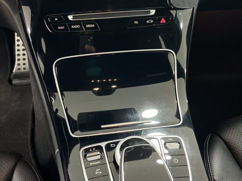 Mercedes-Benz C 300 BlueTEC Hybrid AMG Line completo