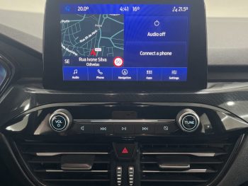 Ford Kuga 1.5 EcoBoost ST-LINE completo