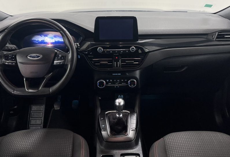 Ford Kuga 1.5 EcoBoost ST-LINE completo