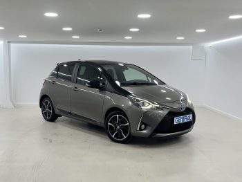 Toyota Yaris 1.5 HSD Exclusive completo