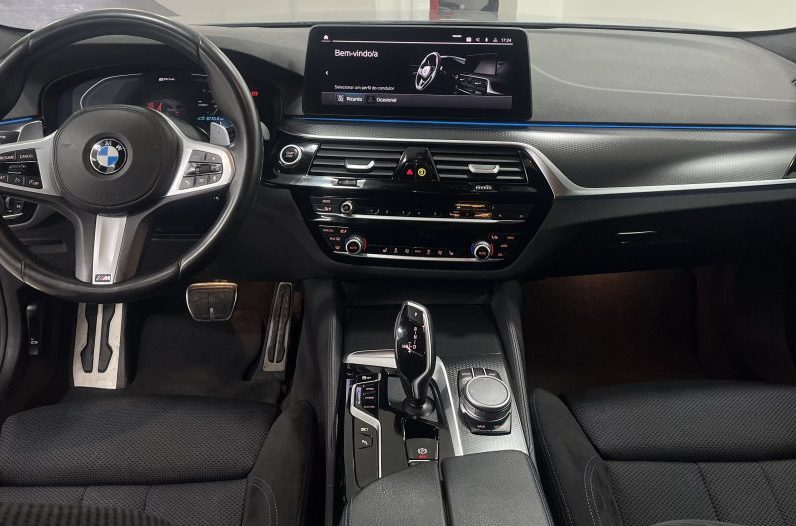 BMW 530 e Pack M completo