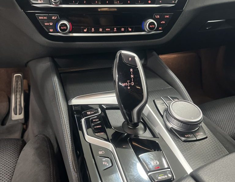 BMW 530 e Pack M completo