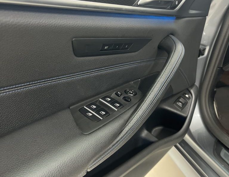 BMW 530 e Pack M completo