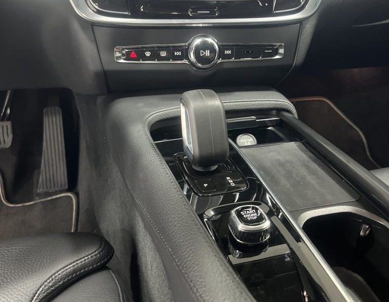 Volvo V90 Cross Country B5 B AWD Ultimate completo