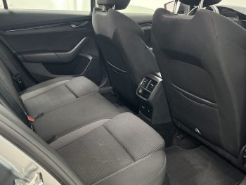 Skoda Octavia Break 1.5 TSI mHEV DSG completo