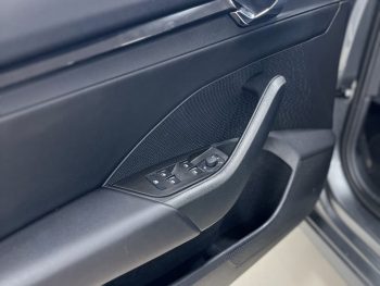 Skoda Octavia Break 1.5 TSI mHEV DSG completo