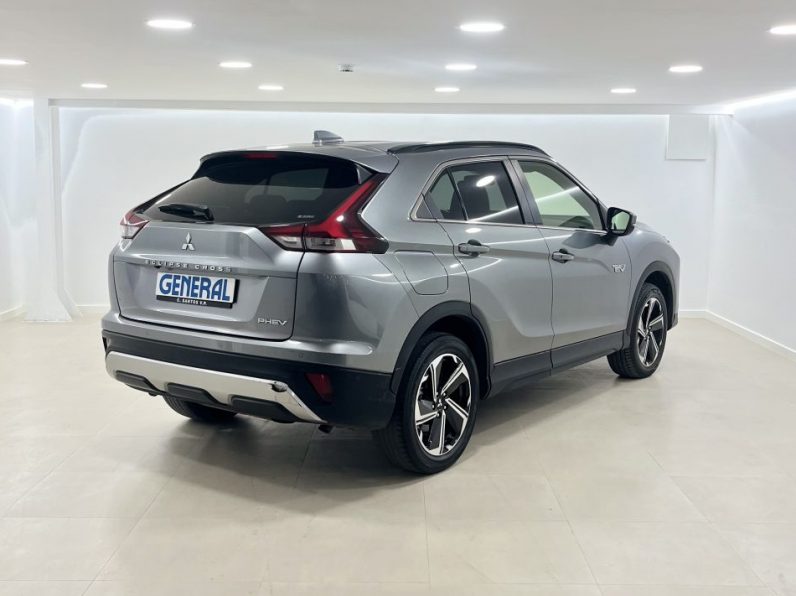 Mitsubishi Eclipse Cross 2.4 PHEV eMotion completo