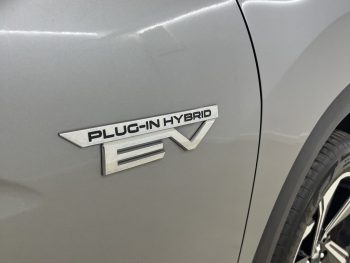 Mitsubishi Eclipse Cross 2.4 PHEV eMotion completo