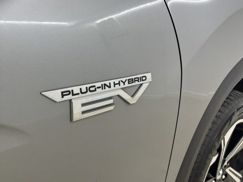 Mitsubishi Eclipse Cross 2.4 PHEV eMotion completo