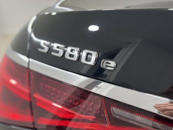 Mercedes-Benz S 580 e completo