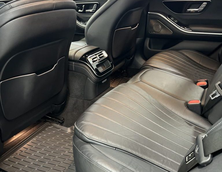 Mercedes-Benz S 580 e completo
