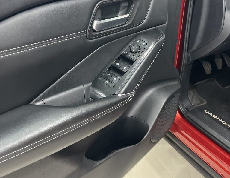 Nissan Qashqai 1.3 DIG-T N-Connecta LED completo