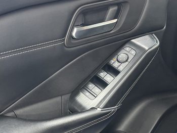 Nissan Qashqai 1.3 DIG-T N-Connecta LED completo
