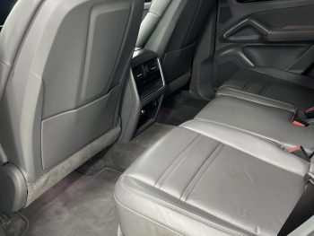Porsche Cayenne E-Hybrid completo