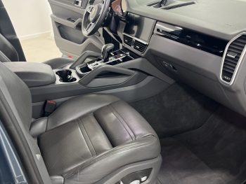 Porsche Cayenne E-Hybrid completo