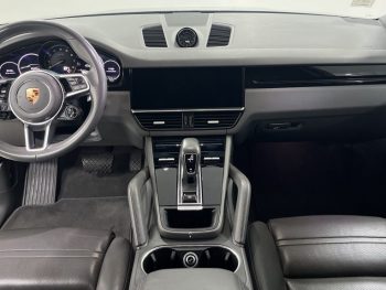 Porsche Cayenne E-Hybrid completo