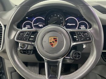 Porsche Cayenne E-Hybrid completo