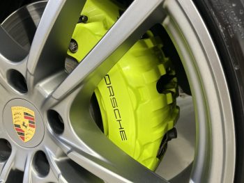 Porsche Cayenne E-Hybrid completo
