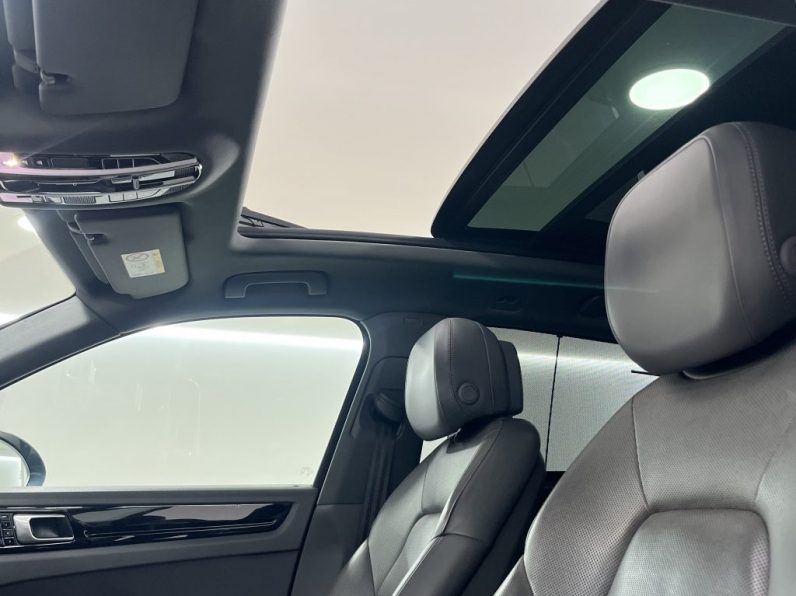 Porsche Cayenne E-Hybrid completo