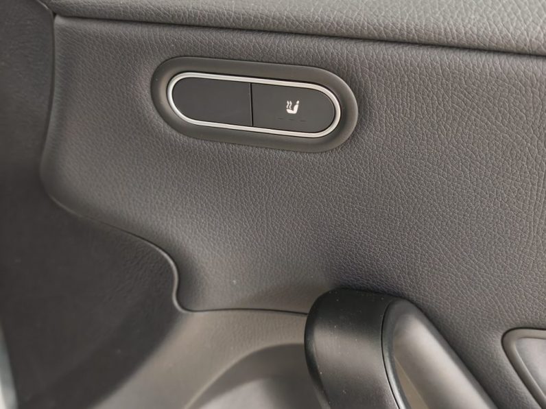 Mercedes-Benz A 200 Standard DCT completo