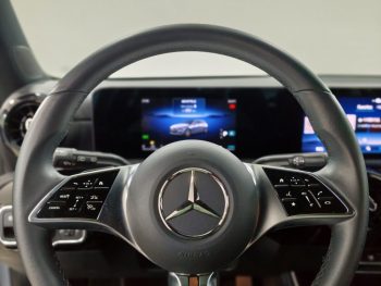 Mercedes-Benz A 200 Standard DCT completo