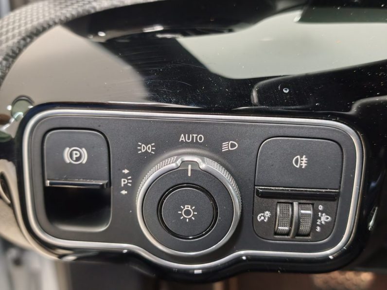 Mercedes-Benz A 200 Standard DCT completo