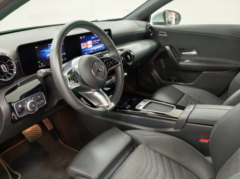 Mercedes-Benz A 200 Standard DCT completo