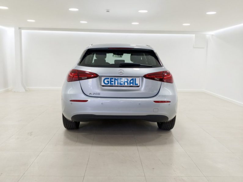 Mercedes-Benz A 200 Standard DCT completo
