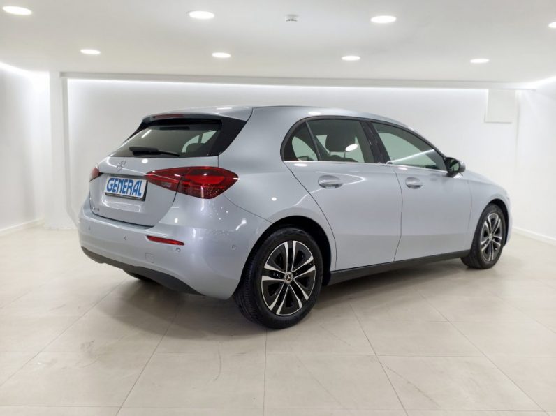 Mercedes-Benz A 200 Standard DCT completo