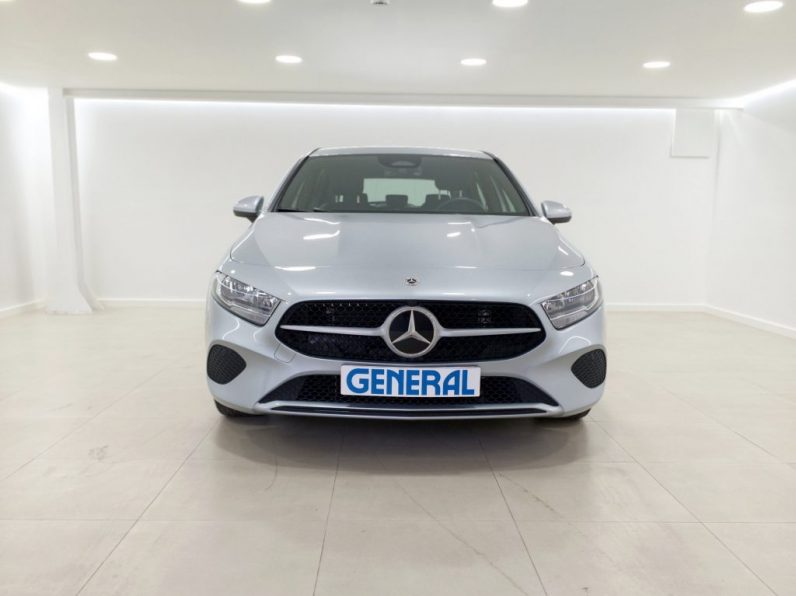 Mercedes-Benz A 200 Standard DCT completo