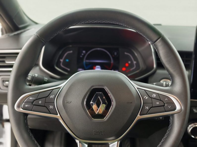 Renault Clio 1.6 E-Tech Intens completo