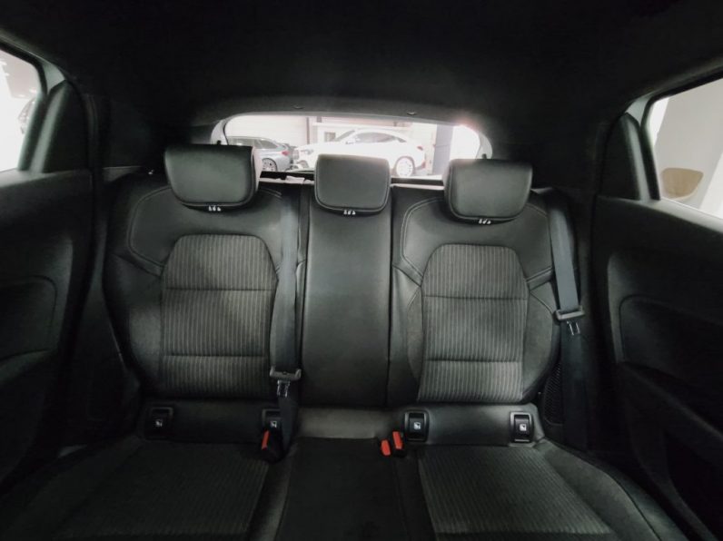 Renault Clio 1.6 E-Tech Intens completo