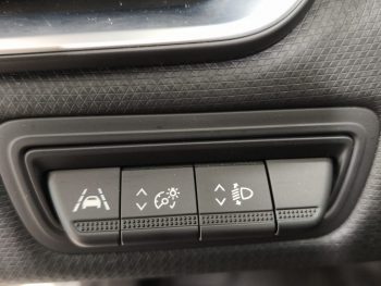 Renault Clio 1.6 E-Tech Intens completo
