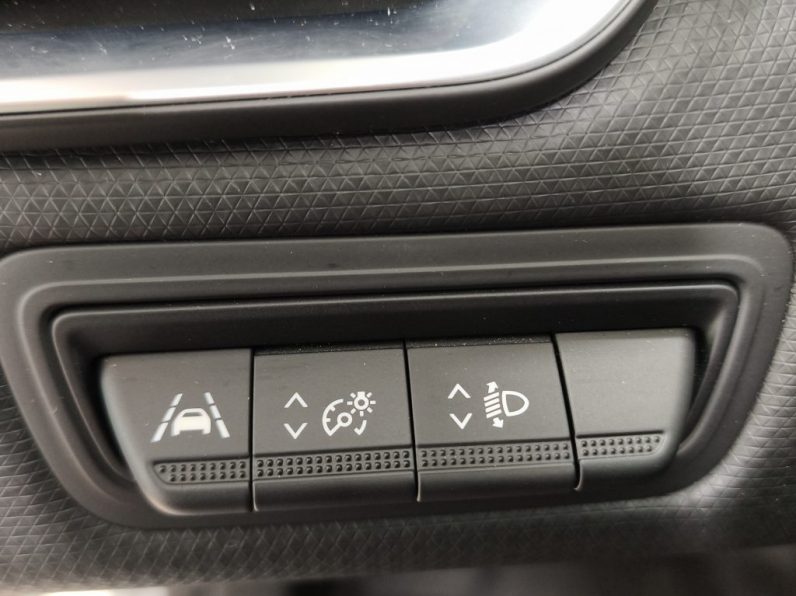 Renault Clio 1.6 E-Tech Intens completo