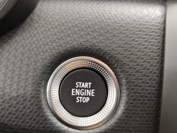Renault Clio 1.6 E-Tech Intens completo