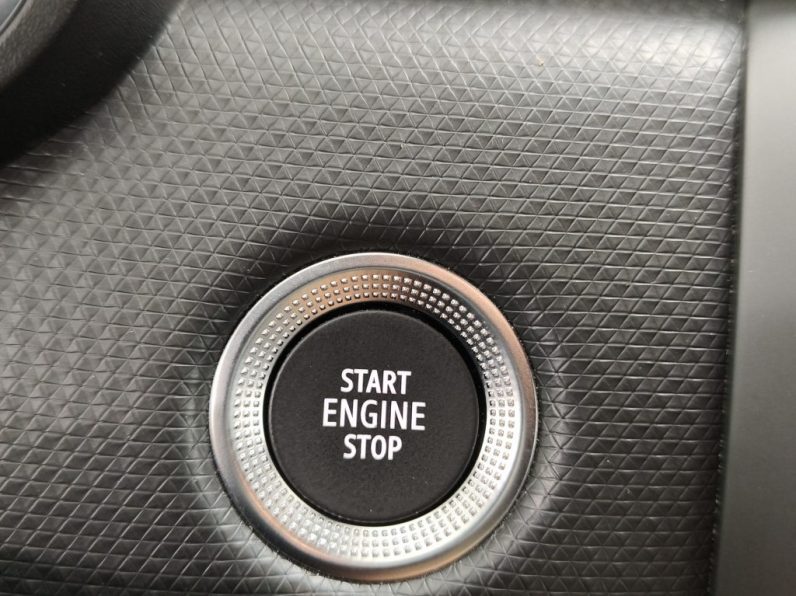 Renault Clio 1.6 E-Tech Intens completo