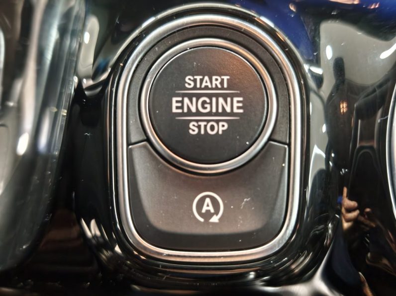 Mercedes-Benz GLA 200 Progressive completo