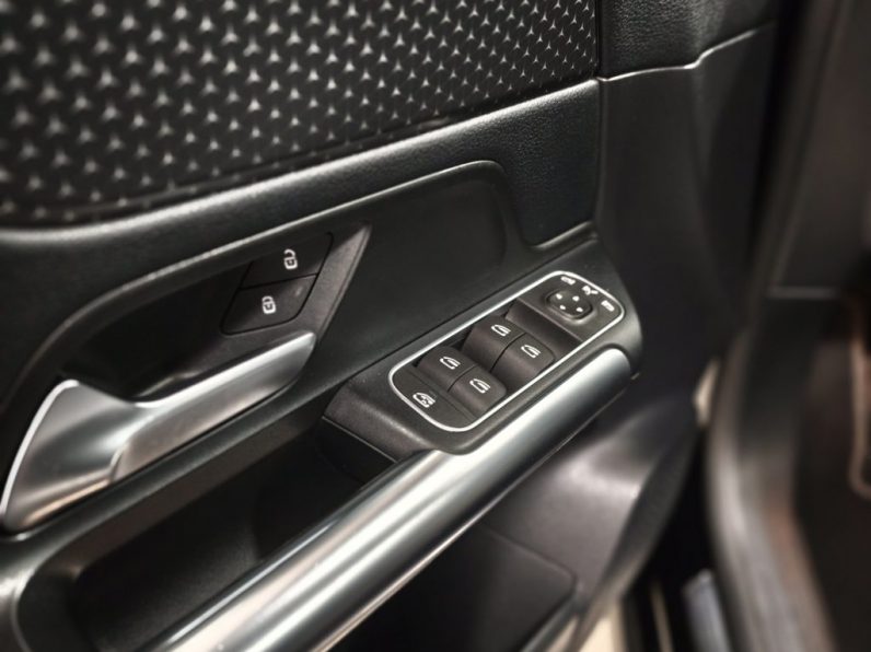 Mercedes-Benz GLA 200 Progressive completo