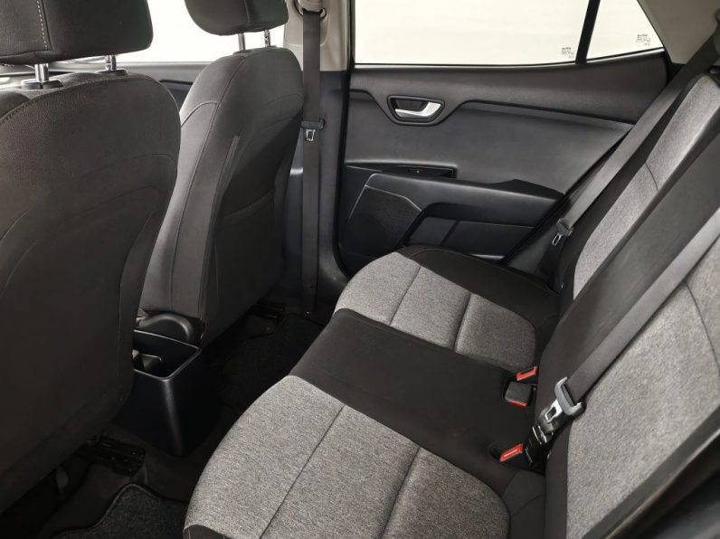 Kia Stonic 1.2 Dynamic completo